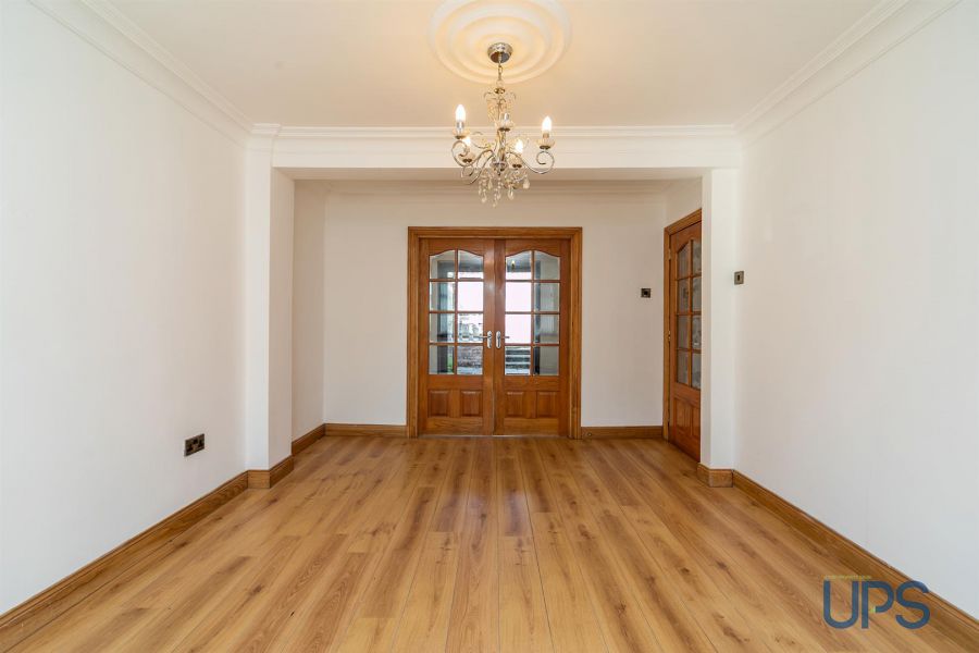 12 Whiterock Gardens