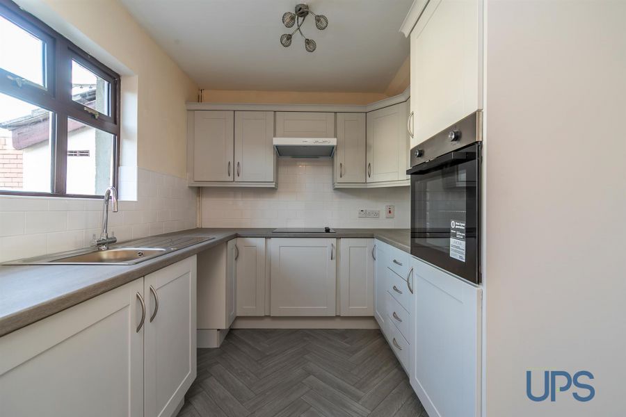 12 Whiterock Gardens