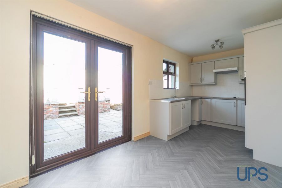 12 Whiterock Gardens