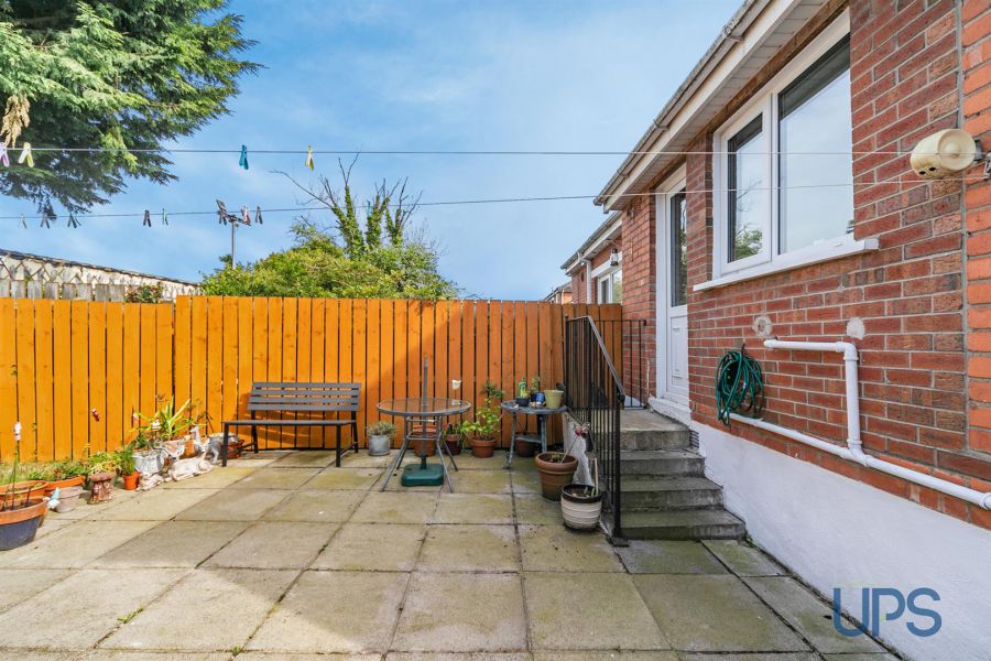 15 Andersonstown Crescent