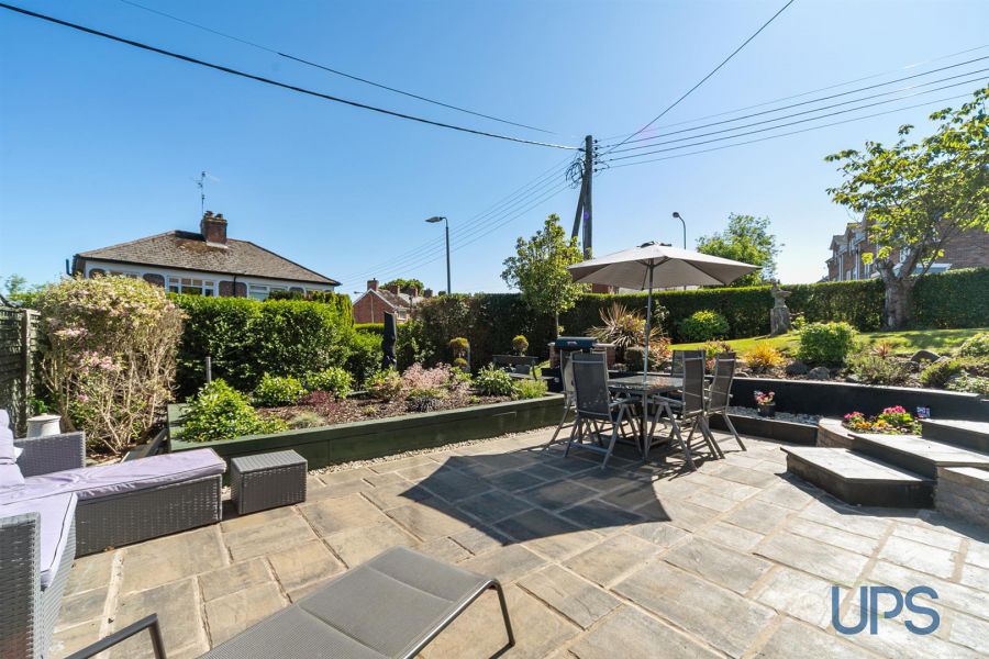 73 Upper Dunmurry Lane