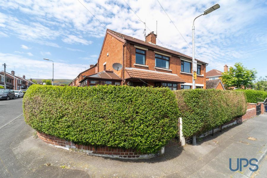 21 Stockmans Crescent