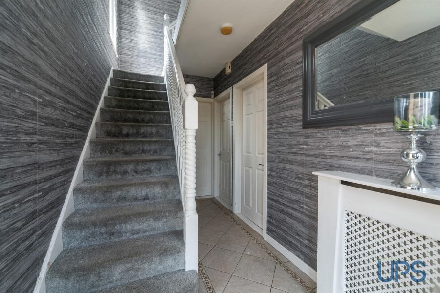 21 Stockmans Crescent