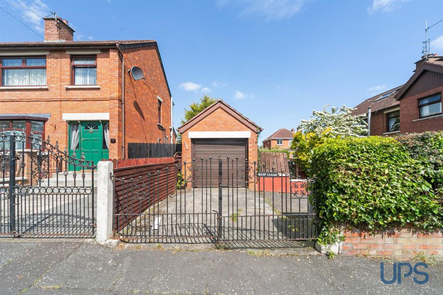 21 Stockmans Crescent