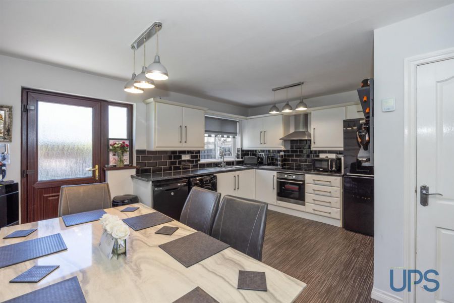 15 Moor Park Gardens