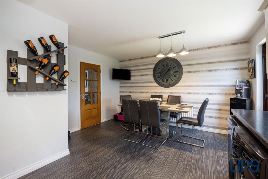 15 Moor Park Gardens