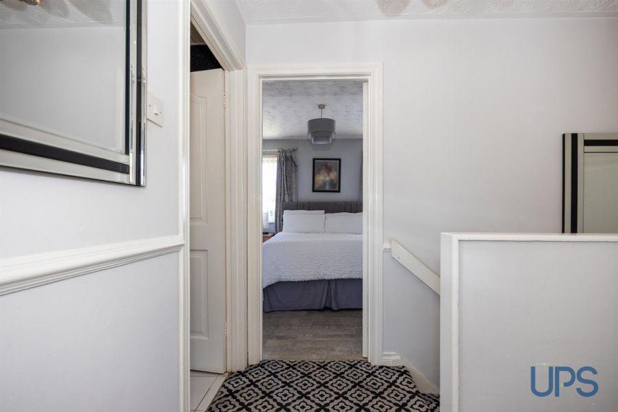 15 Moor Park Gardens