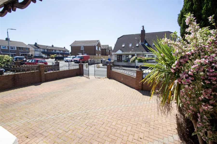55 Rosgoill Park