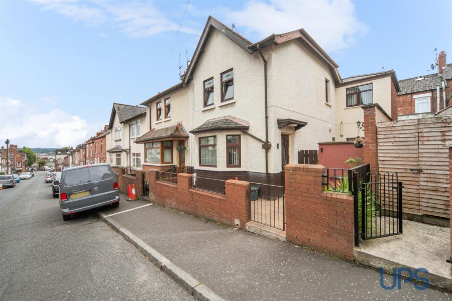 44 Rockville Street,falls road, belfast, BT12 7PB