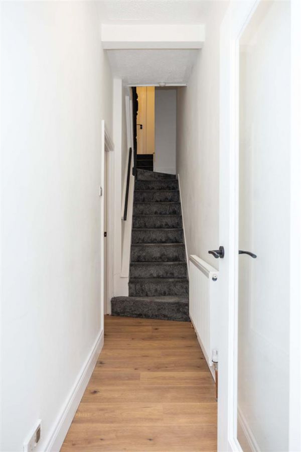 8 Nansen Street
