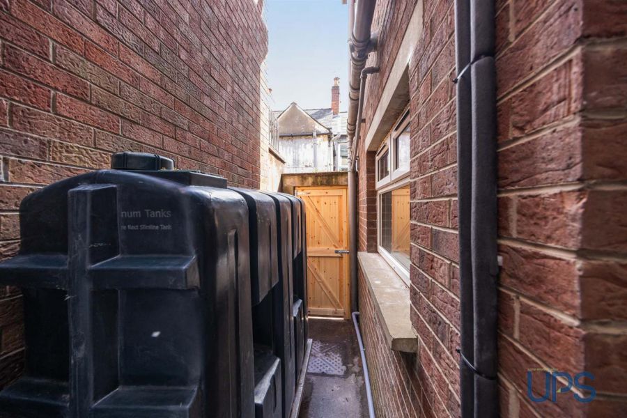 8 Nansen Street