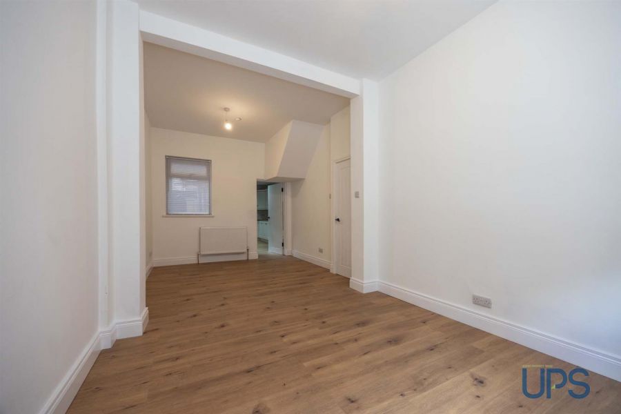 8 Nansen Street