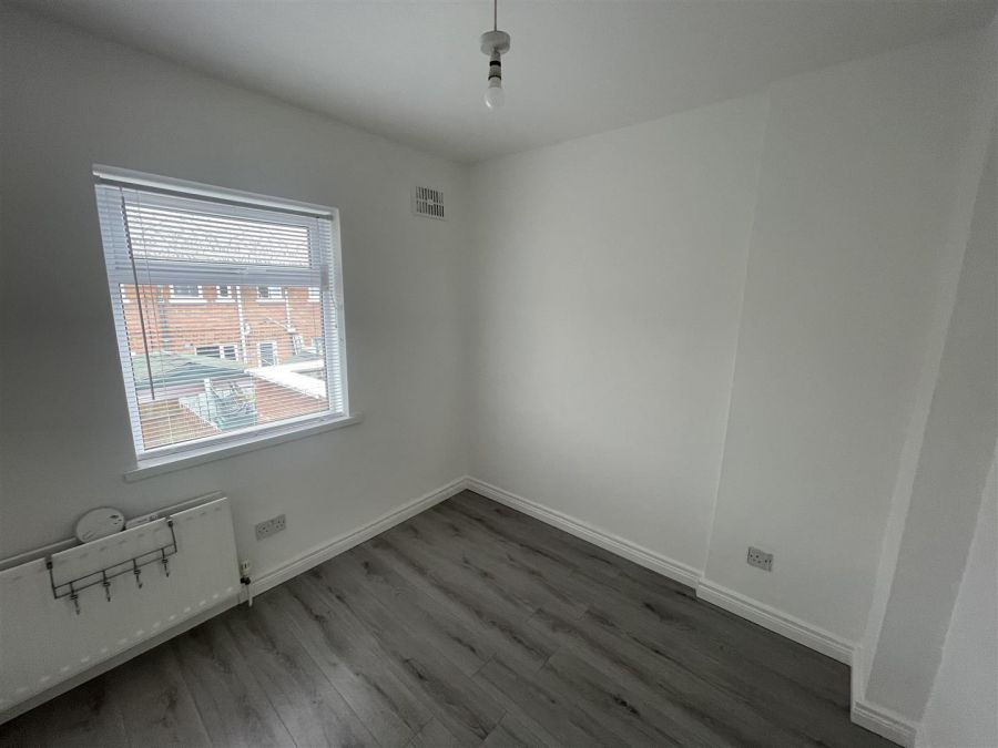 30 Andersonstown Park