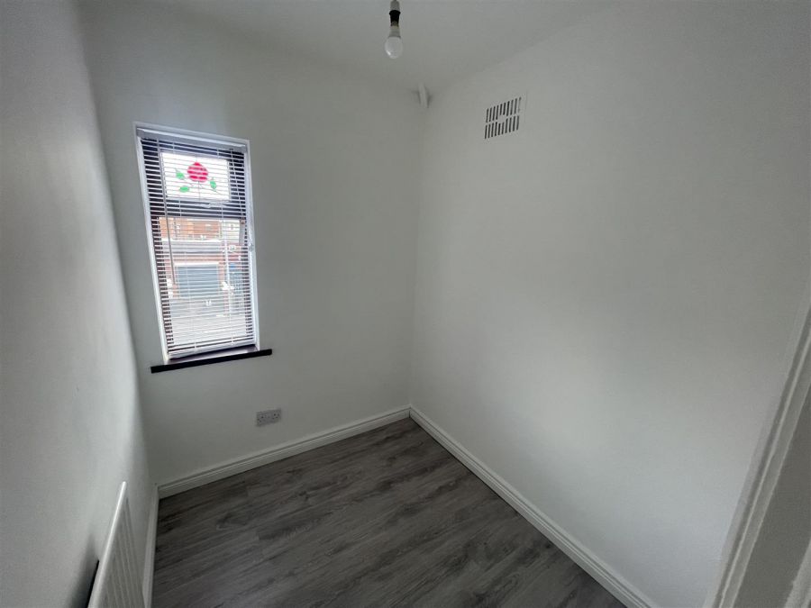 30 Andersonstown Park