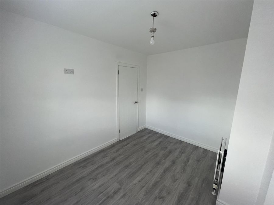 30 Andersonstown Park