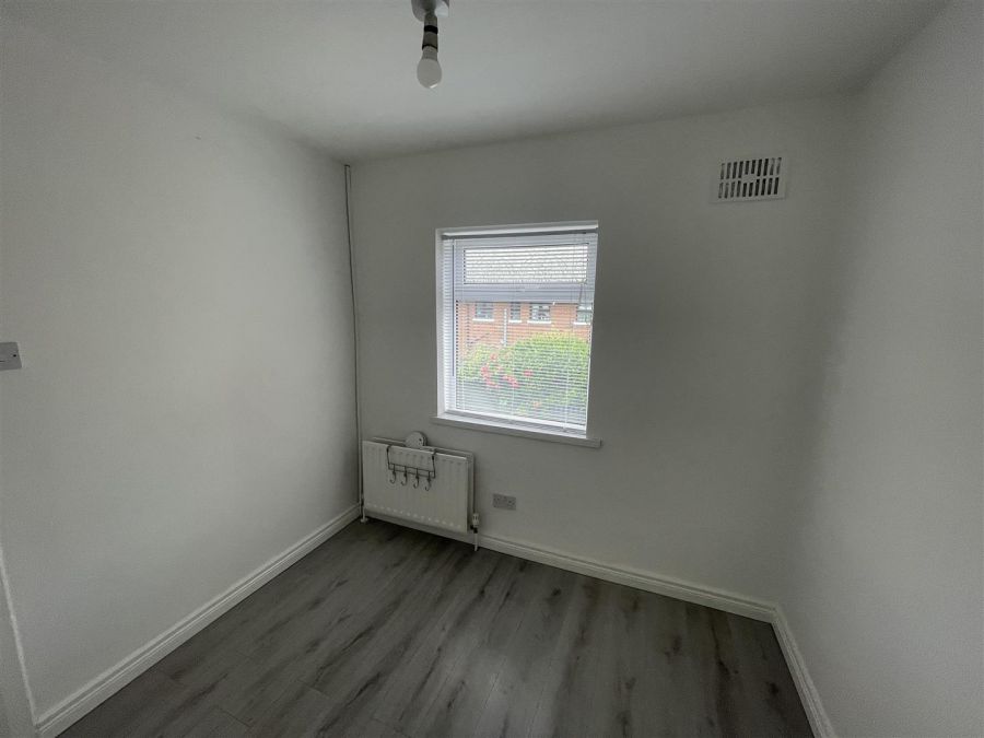 30 Andersonstown Park