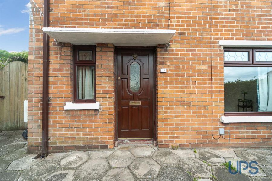 18 Andersonstown Grove