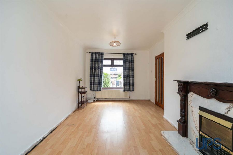 18 Andersonstown Grove