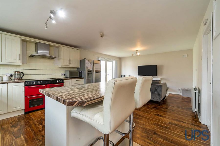 43 Greenburn Park