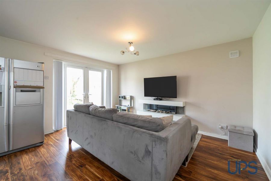 43 Greenburn Park
