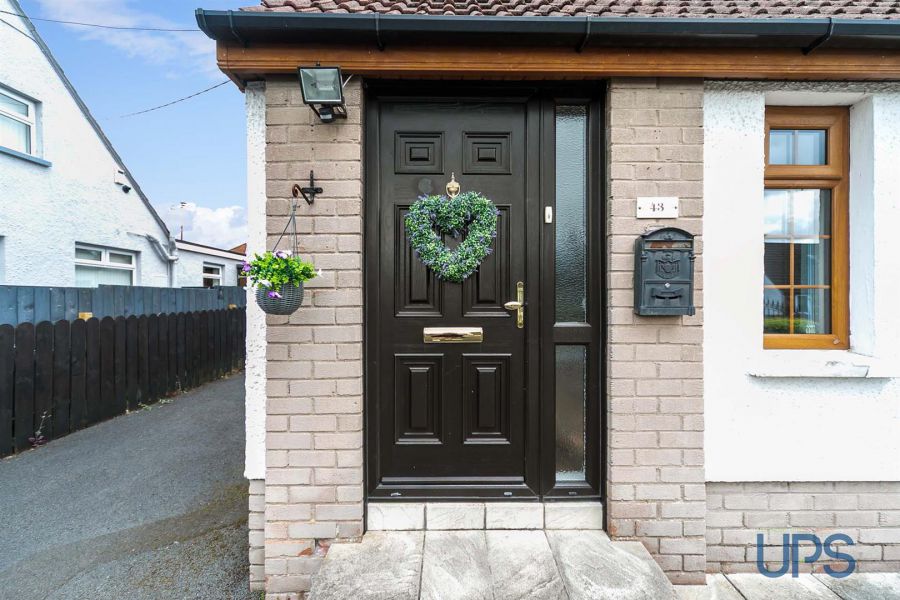 43 Greenburn Park