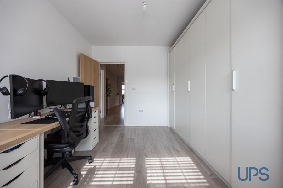 Apt 7 Mount Eagles Court