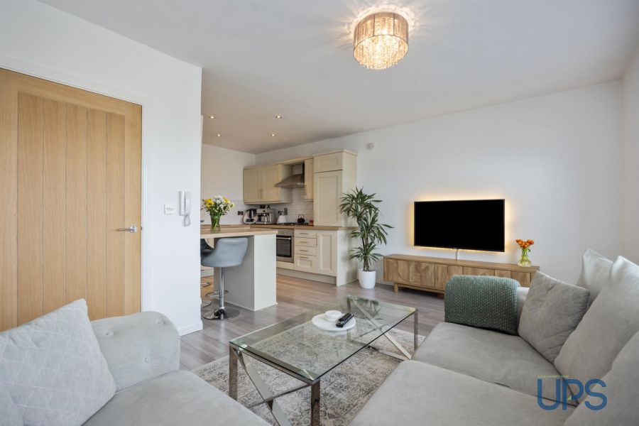 Apt 7 Mount Eagles Court