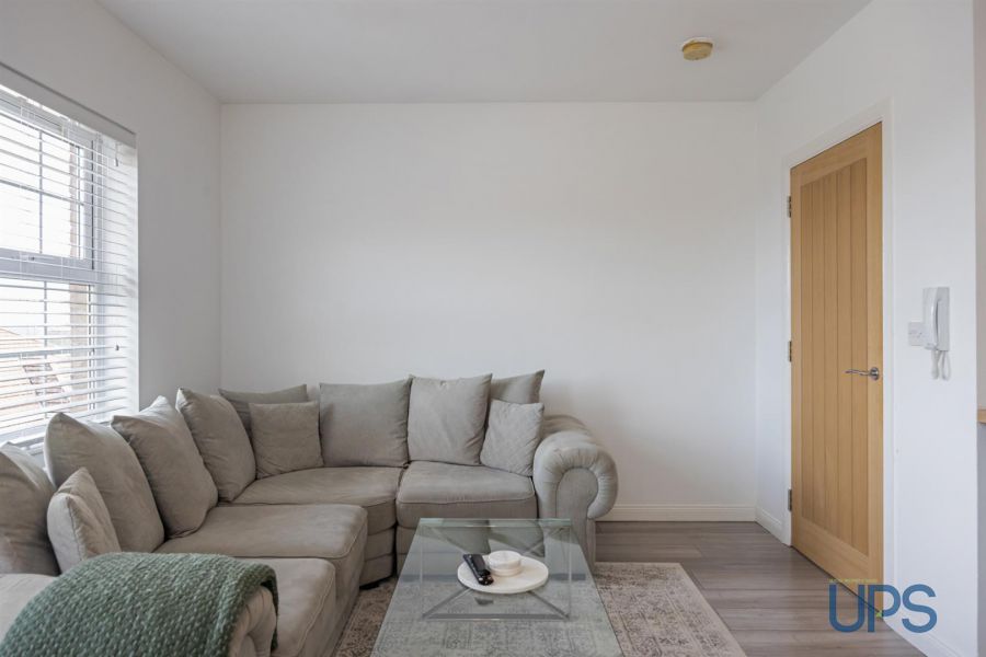 Apt 7 Mount Eagles Court