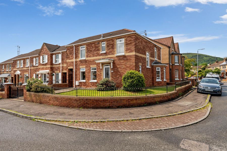 77 Cluain Mor Drive