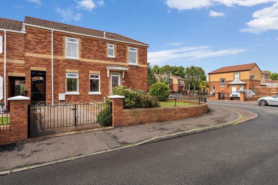 77 Cluain Mor Drive