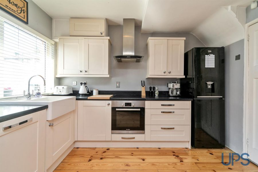 4 Sunnyhill Park