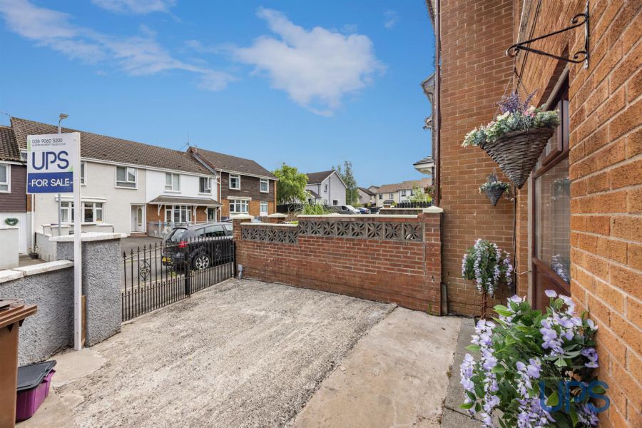 19 Summerhill Park