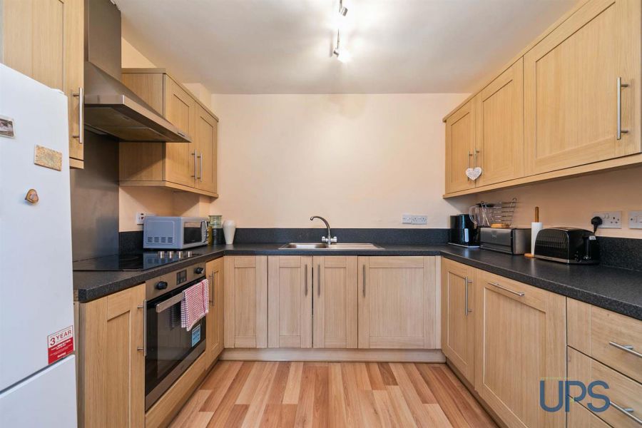 APT1, 1d Fruithill Pk