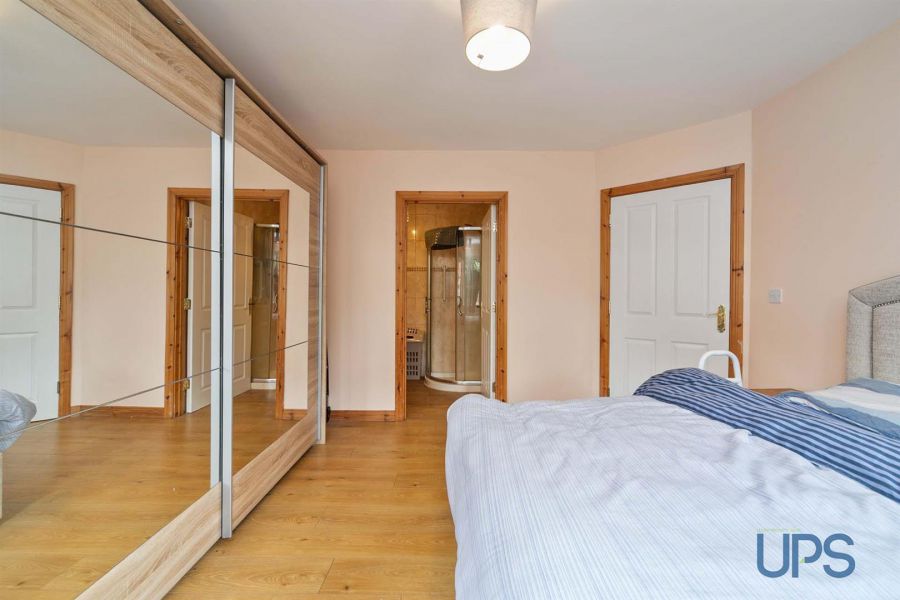 APT1, 1d Fruithill Pk