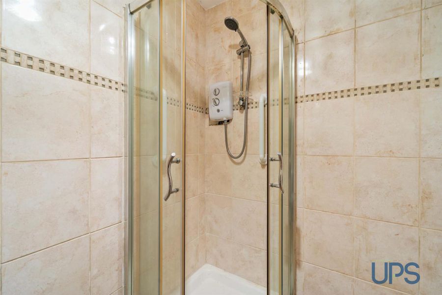 APT1, 1d Fruithill Pk