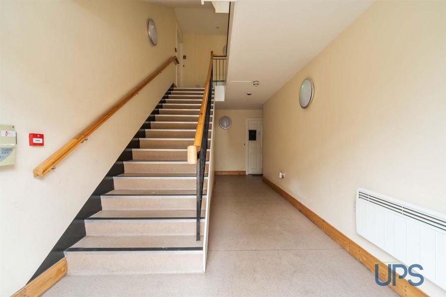 APT1, 1d Fruithill Pk