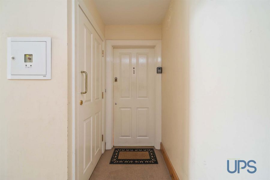 APT1, 1d Fruithill Pk
