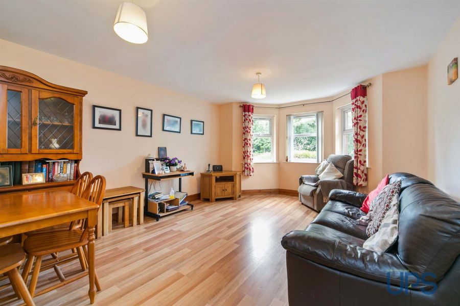 APT1, 1d Fruithill Pk