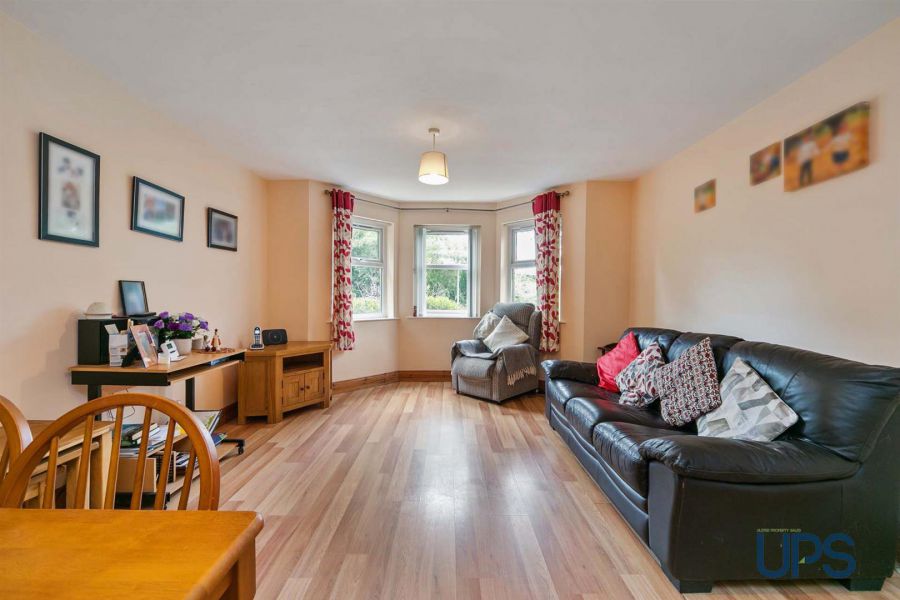 APT1, 1d Fruithill Pk