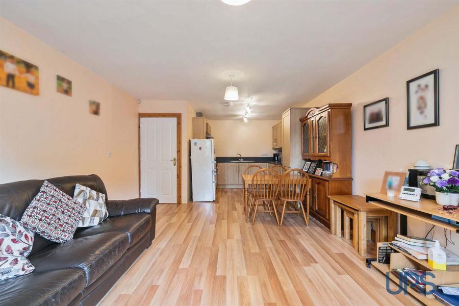 APT1, 1d Fruithill Pk