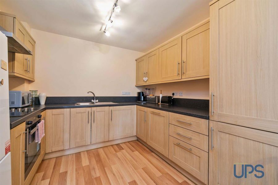 APT1, 1d Fruithill Pk
