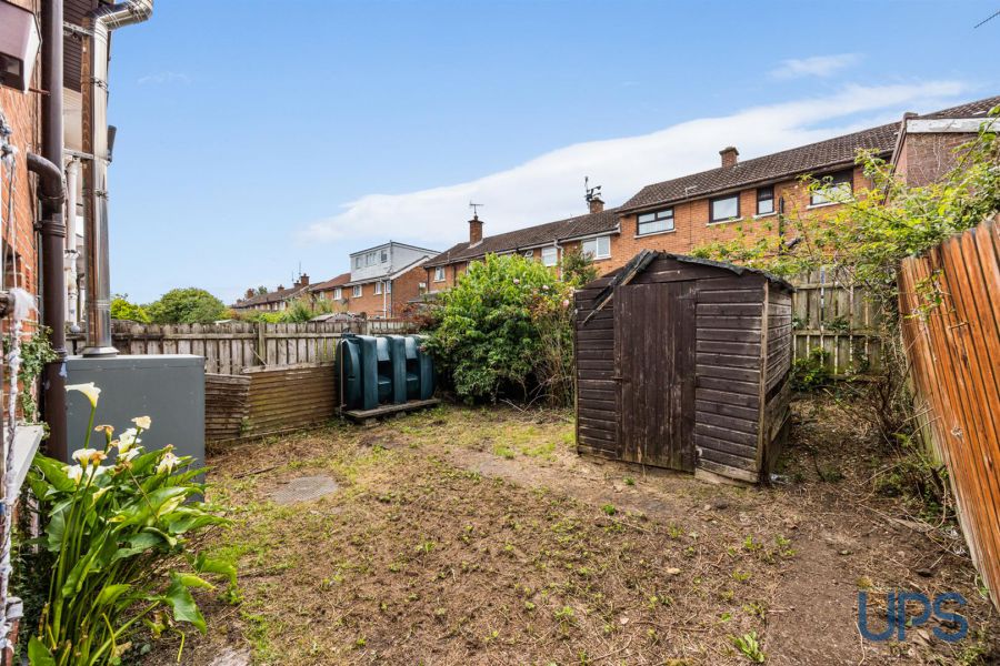 36 Andersonstown Park West