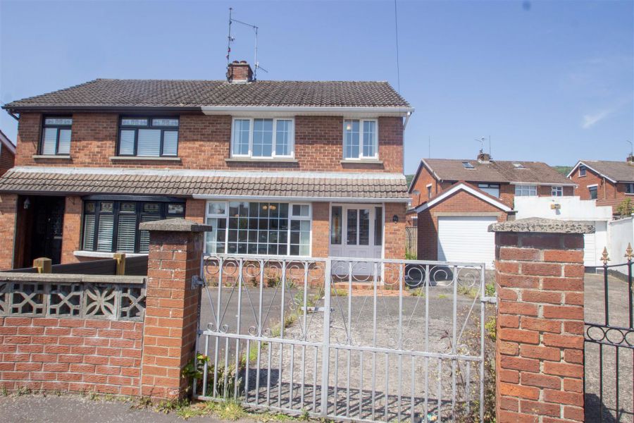 83 Stewartstown Park
