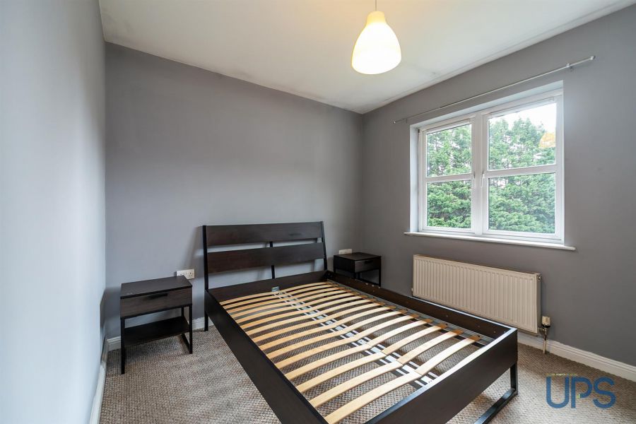 Apt 11, 15 St. Annes Road