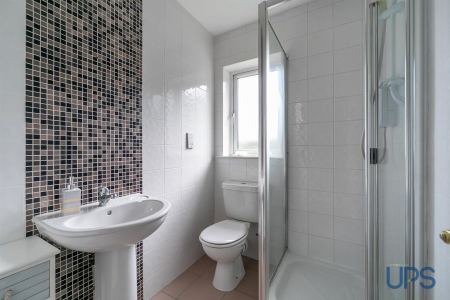 Apt 11, 15 St. Annes Road