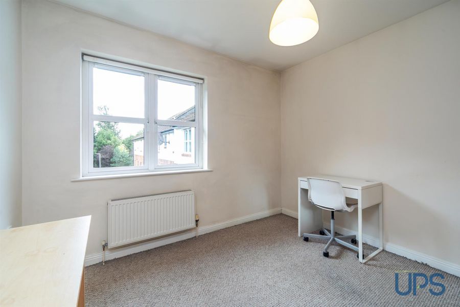 Apt 11, 15 St. Annes Road
