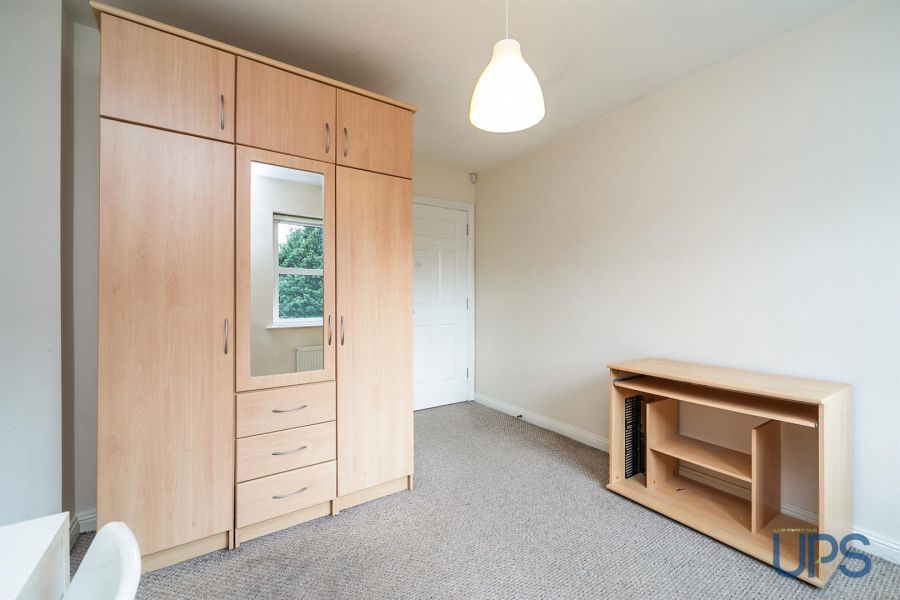Apt 11, 15 St. Annes Road