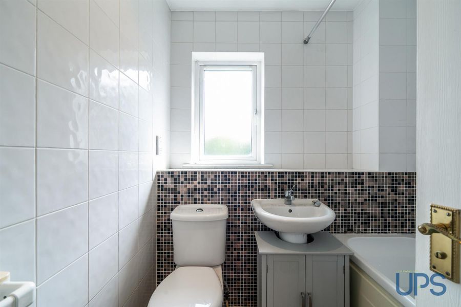 Apt 11, 15 St. Annes Road