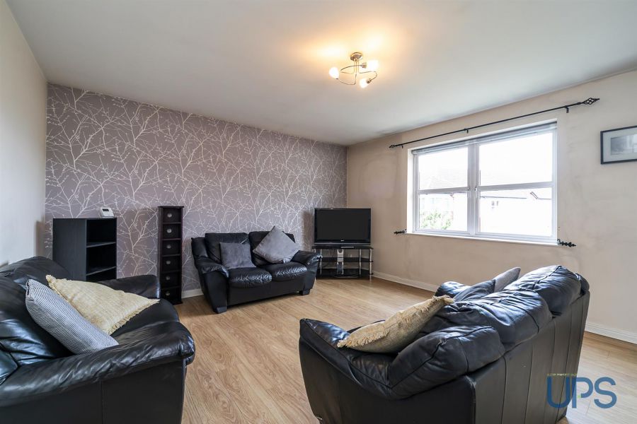 Apt 11, 15 St. Annes Road
