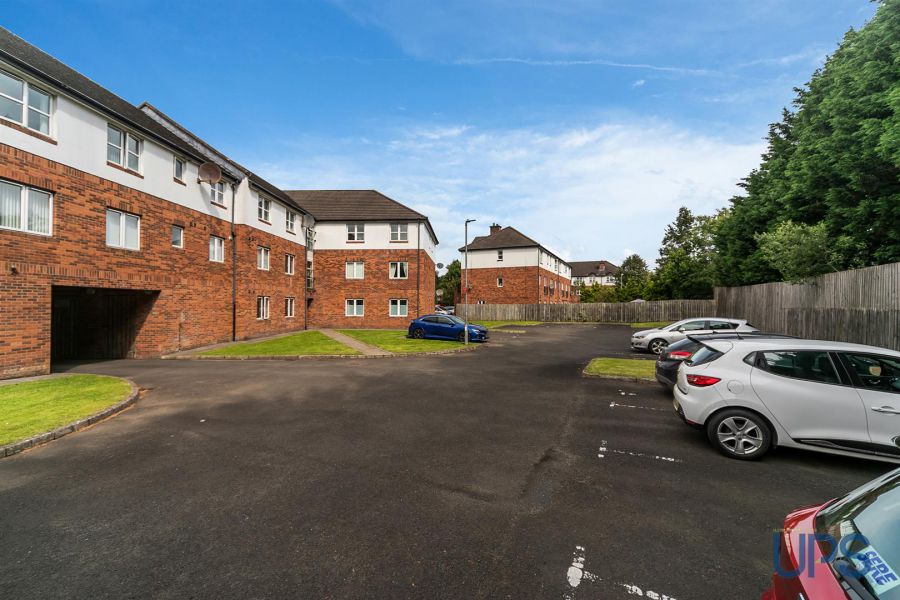 Apt 11, 15 St. Annes Road